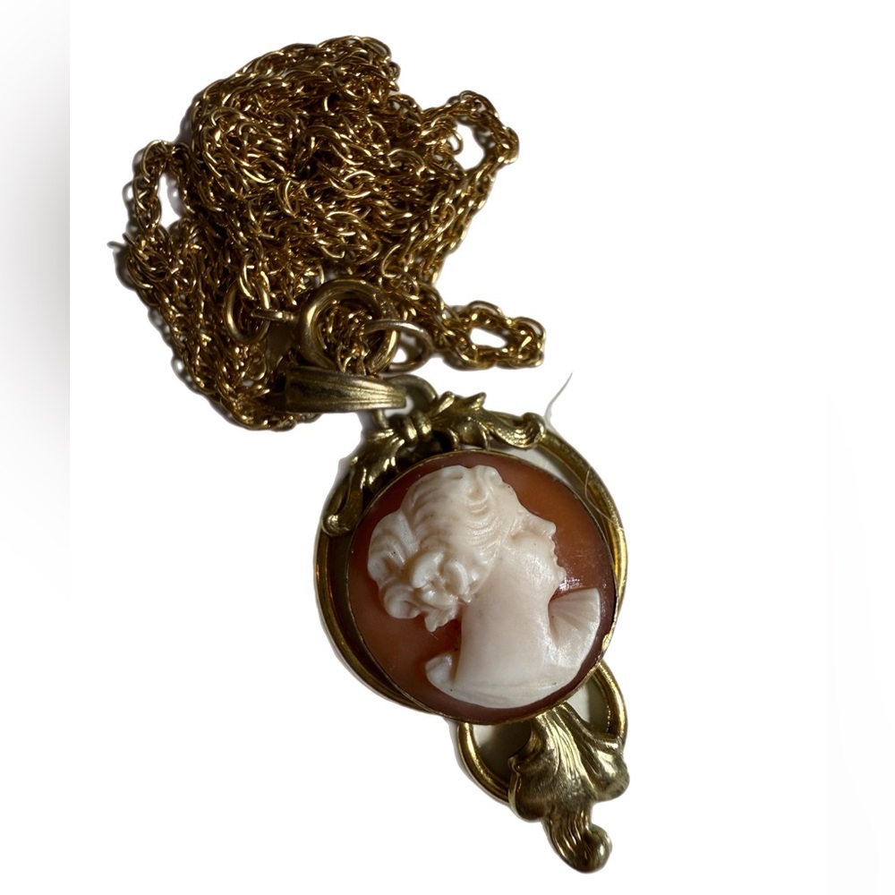 VINTAGE 12K VAN DELL  necklace. CAMEO
